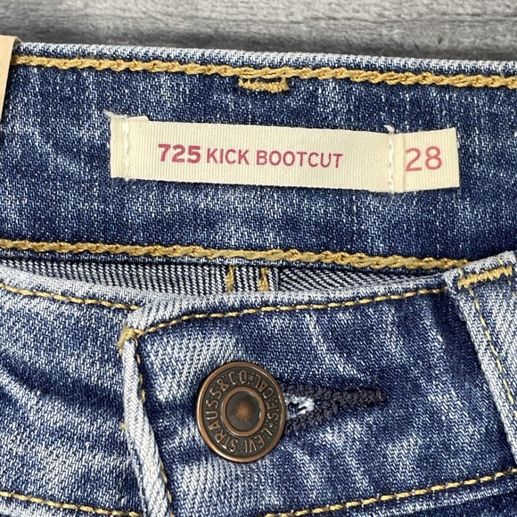 Levi's Women's 725 High Rise Kick Bootcut Blue Jeans Size 28x27 NWT - Picture 4 of 7